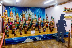 рядом с отелем Усадьба расположен музей Вознесенской матрёшки