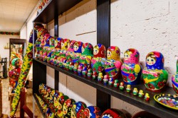 рядом с отелем Усадьба расположен музей Вознесенской матрёшки