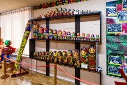 рядом с отелем Усадьба расположен музей Вознесенской матрёшки